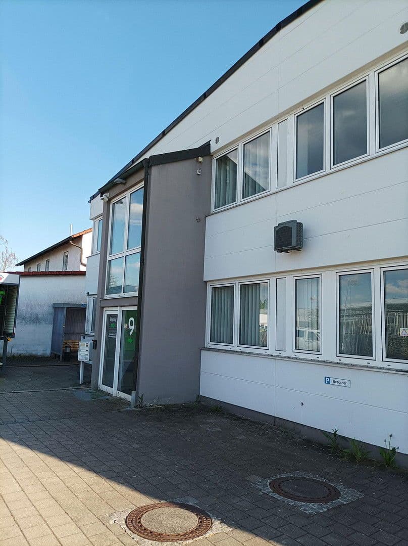 Prenájom nebytového priestoru 1.000 m², Meckenloher Straße 9, Rednitzhembach, Bavorsko Prenájom nebytového priestoru 1.000 m², Meckenloher Straße 9, Rednitzhembach, Bavorsko