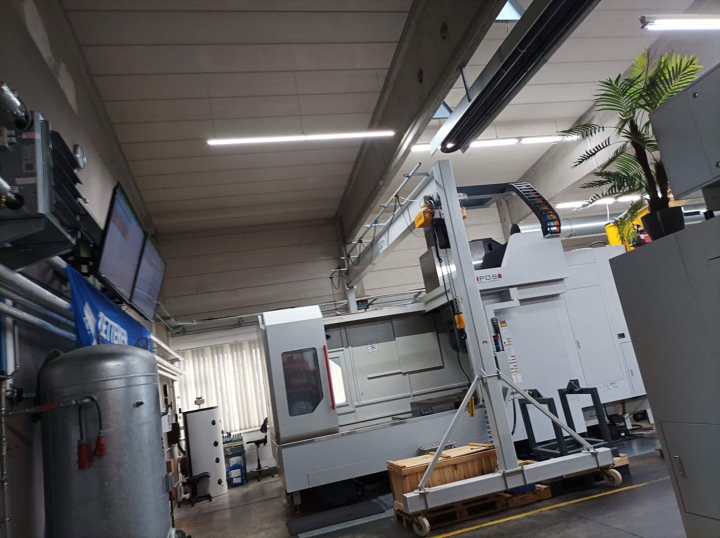 Prenájom nebytového priestoru 1.000 m², Meckenloher Straße 9, Rednitzhembach, Bavorsko Prenájom nebytového priestoru 1.000 m², Meckenloher Straße 9, Rednitzhembach, Bavorsko