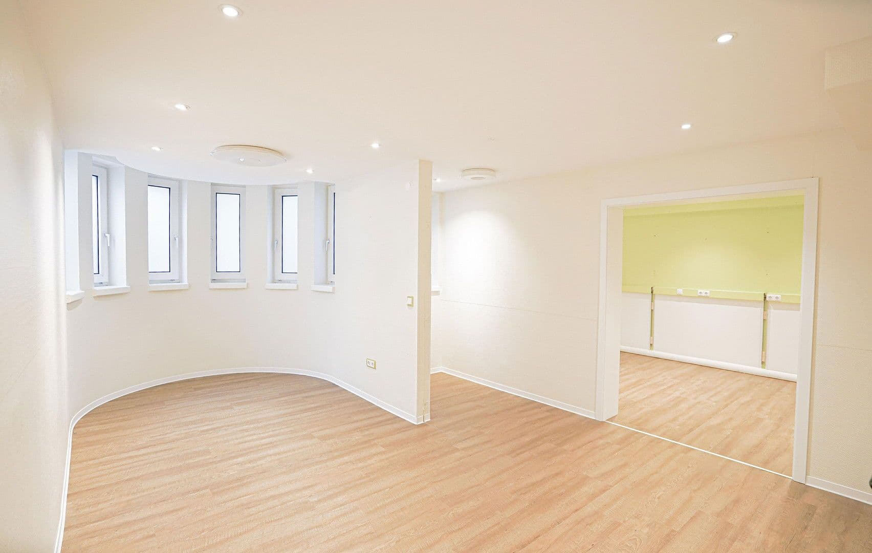 Prenájom kancelárie 215 m², Meinardusstraße 1, Oldenburg (Oldenburg), Dolné Sasko Prenájom kancelárie 215 m², Meinardusstraße 1, Oldenburg (Oldenburg), Dolné Sasko