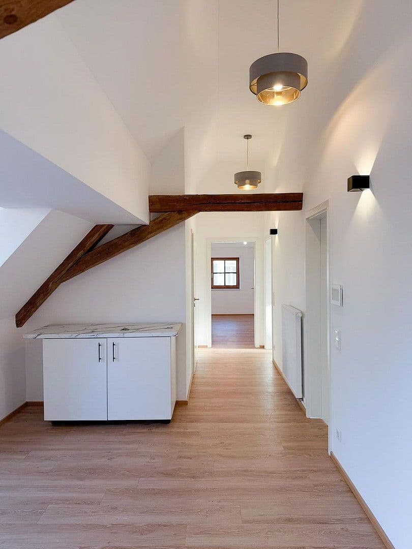 Prenájom bytu 4-izbový 146 m², Marktplatz 4, Markt Indersdorf, Bavorsko Prenájom bytu 4-izbový 146 m², Marktplatz 4, Markt Indersdorf, Bavorsko