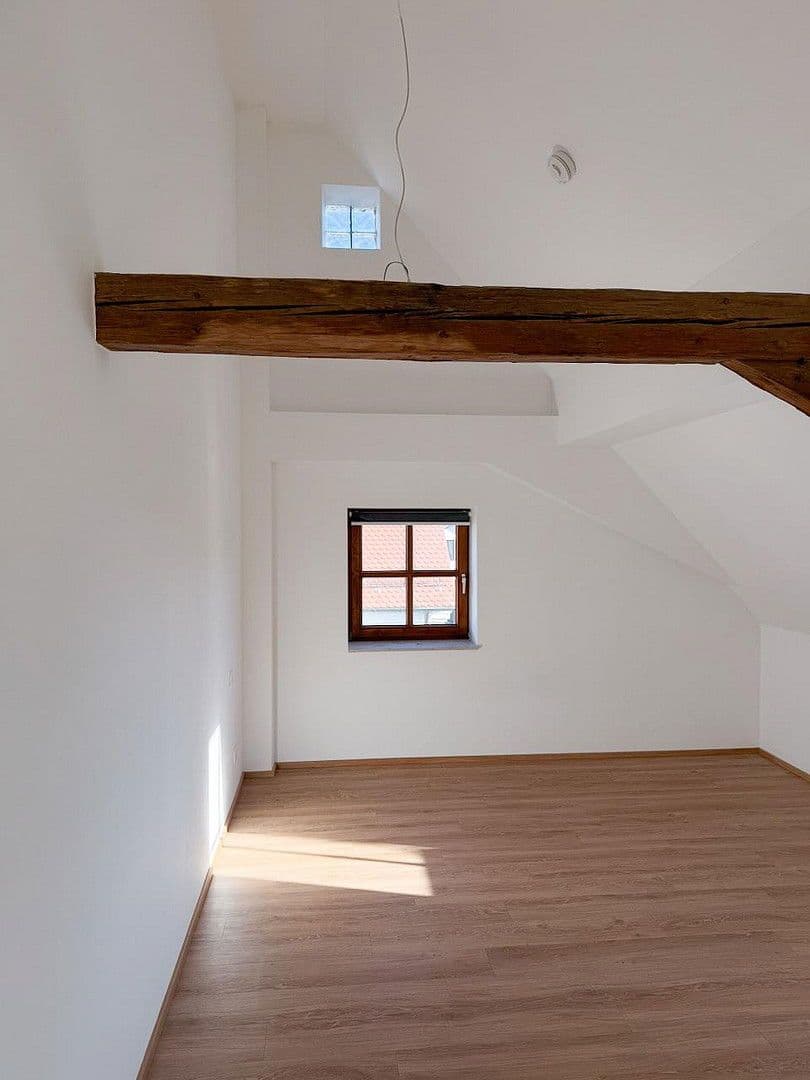 Prenájom bytu 4-izbový 146 m², Marktplatz 4, Markt Indersdorf, Bavorsko Prenájom bytu 4-izbový 146 m², Marktplatz 4, Markt Indersdorf, Bavorsko