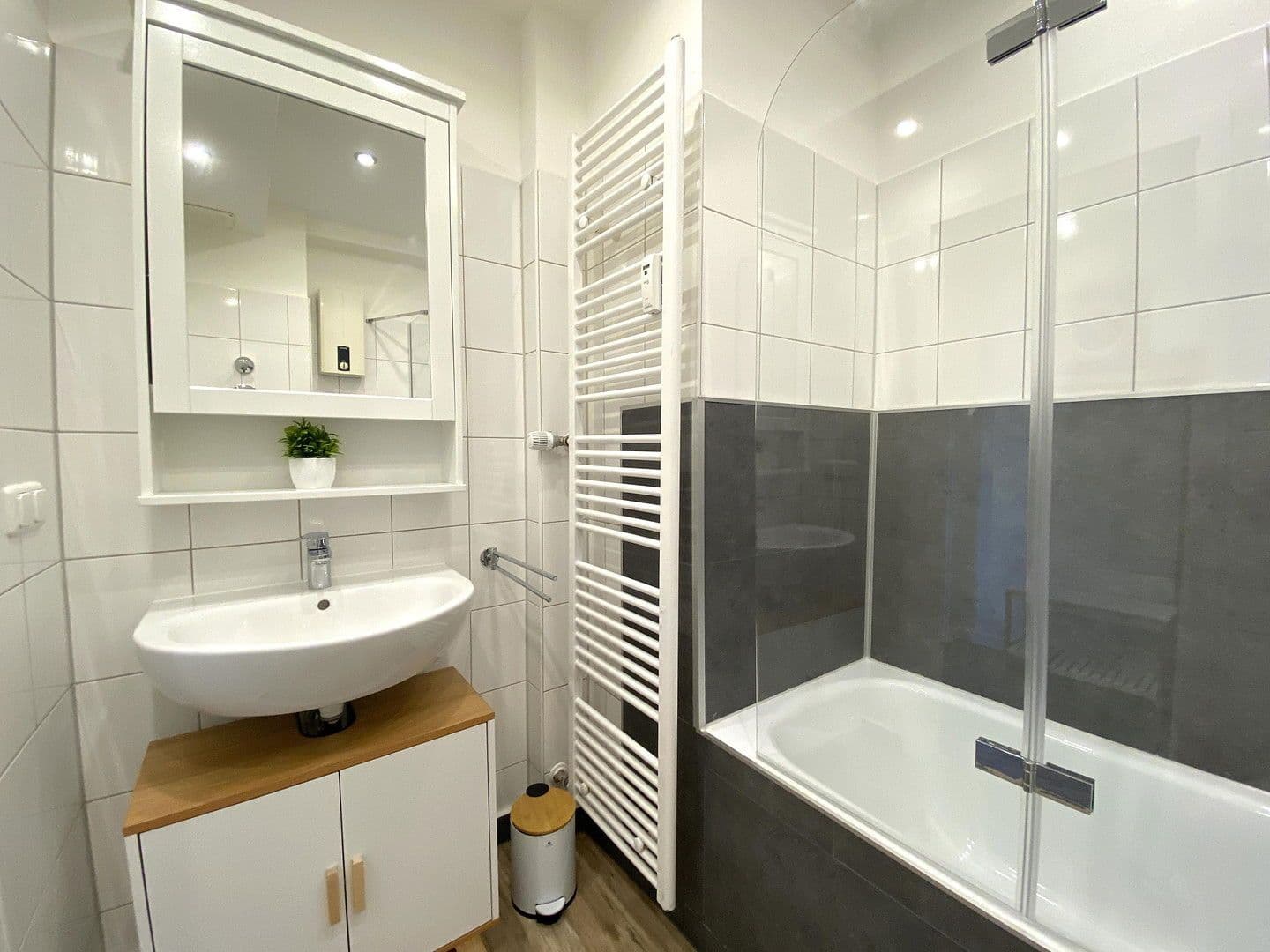 Prenájom bytu 1-izbový 34 m², Bremen, Brémy Prenájom bytu 1-izbový 34 m², Bremen, Brémy