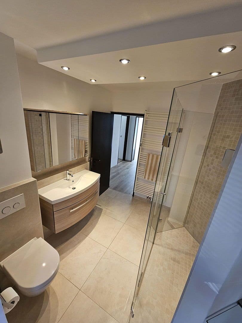 Prenájom bytu 2-izbový 75 m², Wiesbaden, Hesensko Prenájom bytu 2-izbový 75 m², Wiesbaden, Hesensko