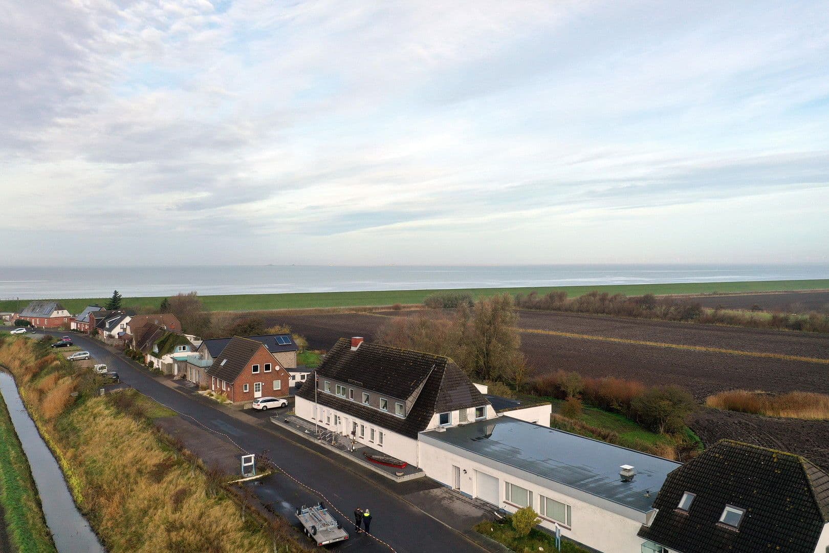 Predaj domu 480 m², pozemek 1.460 m², Nordstrand, Šlezvicko-Holštajnsko Predaj domu 480 m², pozemek 1.460 m², Nordstrand, Šlezvicko-Holštajnsko