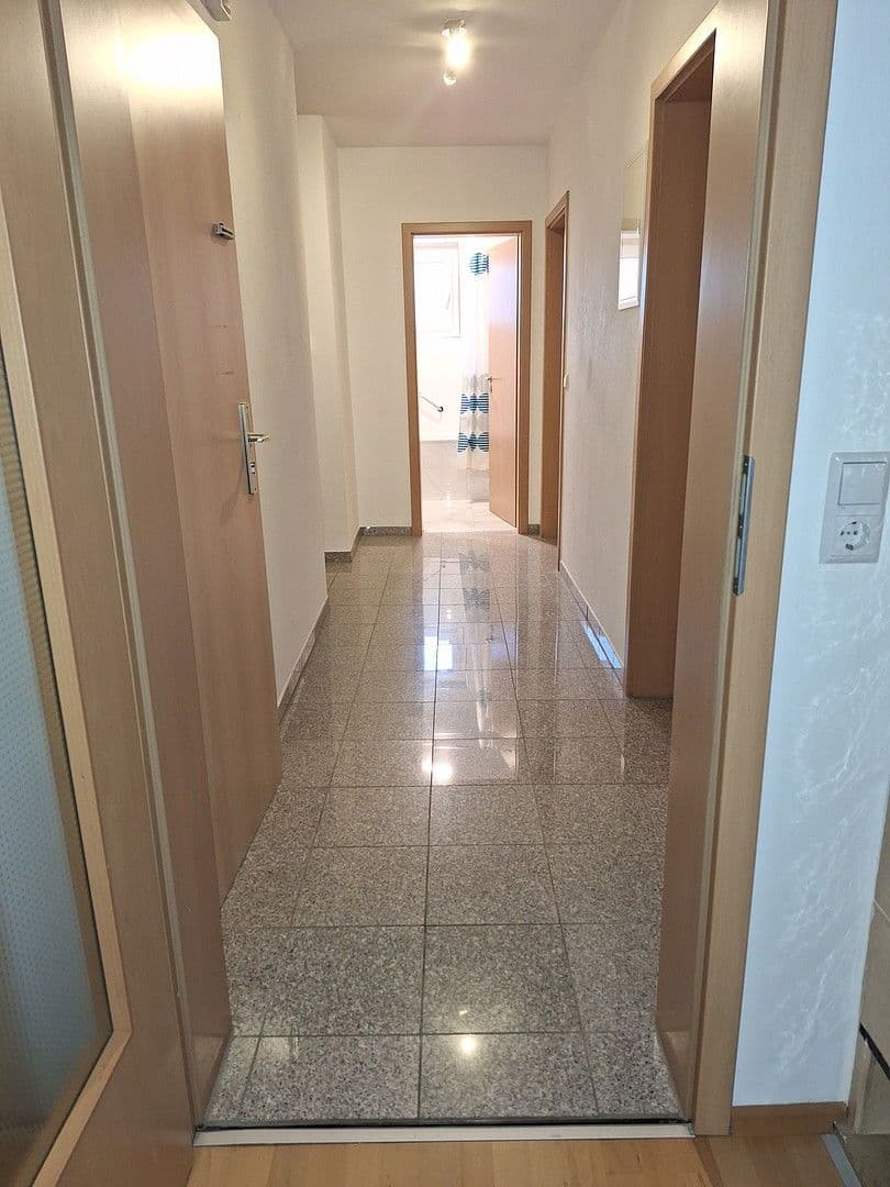 Prenájom bytu 4-izbový 75 m², Ludwigsburg, Bádensko-Wurttembersko Prenájom bytu 4-izbový 75 m², Ludwigsburg, Bádensko-Wurttembersko