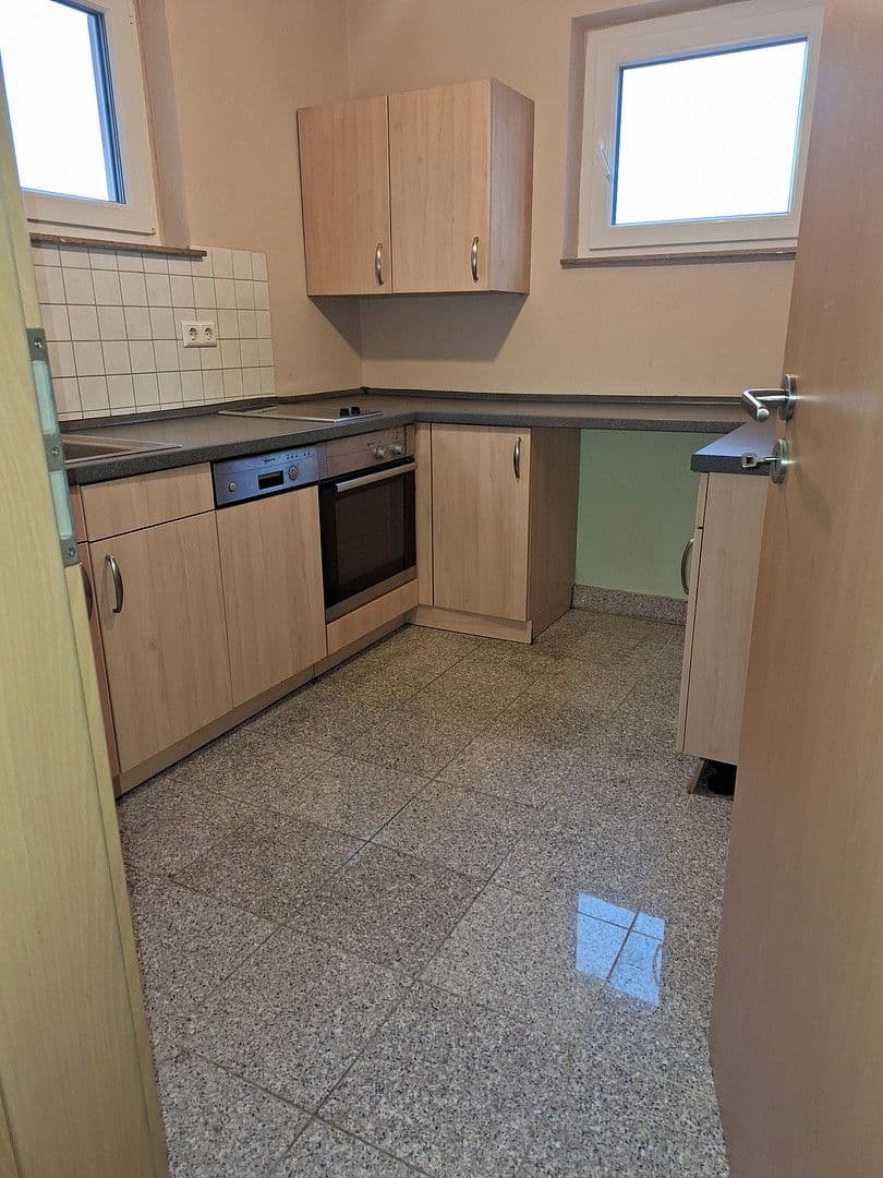 Prenájom bytu 4-izbový 75 m², Ludwigsburg, Bádensko-Wurttembersko Prenájom bytu 4-izbový 75 m², Ludwigsburg, Bádensko-Wurttembersko