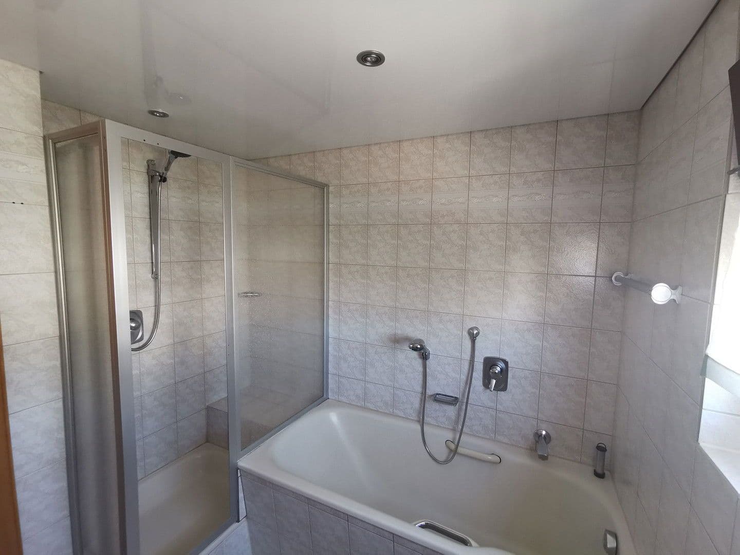 Prenájom bytu 3-izbový 85 m², Neuenstadt am Kocher, Bádensko-Wurttembersko Prenájom bytu 3-izbový 85 m², Neuenstadt am Kocher, Bádensko-Wurttembersko