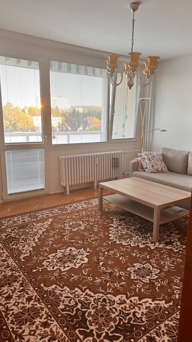 Prenájom bytu 3-izbový 68 m², Uzbecká, Brno, Jihomoravský kraj Prenájom bytu 3-izbový 68 m², Uzbecká, Brno, Jihomoravský kraj