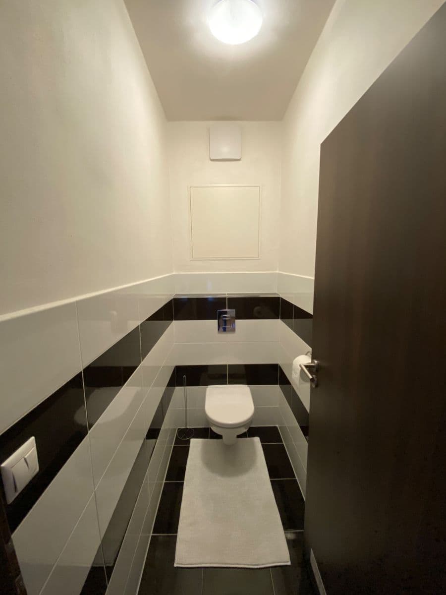 Predaj bytu 2-izbový 65 m², Jantarová, Ostrava, Moravskoslezský kraj Predaj bytu 2-izbový 65 m², Jantarová, Ostrava, Moravskoslezský kraj