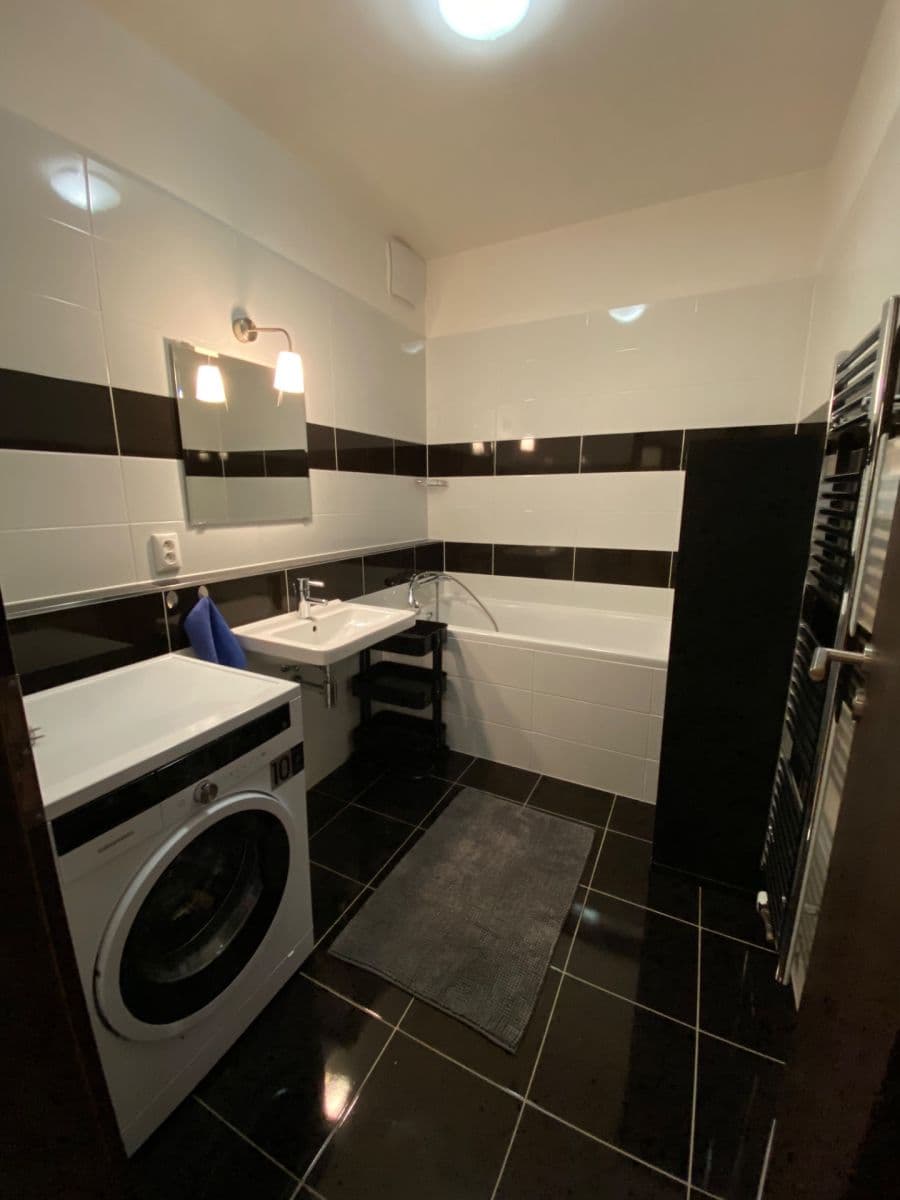 Predaj bytu 2-izbový 65 m², Jantarová, Ostrava, Moravskoslezský kraj Predaj bytu 2-izbový 65 m², Jantarová, Ostrava, Moravskoslezský kraj