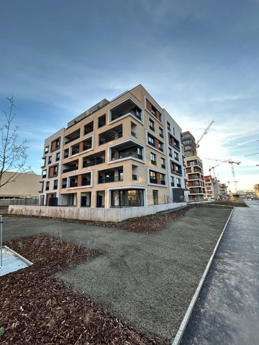 Prenájom bytu 3-izbový 61 m², Domalípova, Praha, Praha Prenájom bytu 3-izbový 61 m², Domalípova, Praha, Praha