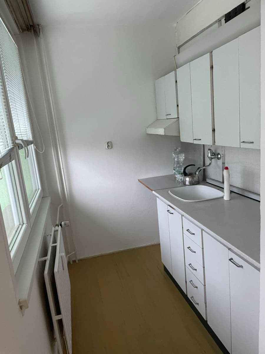 Predaj bytu 1-izbový 36 m², Lidická, Pardubice, Pardubický kraj Predaj bytu 1-izbový 36 m², Lidická, Pardubice, Pardubický kraj