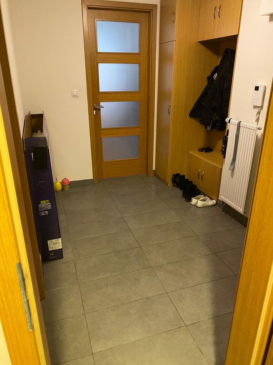 Prenájom bytu 2-izbový 57 m², Komunardů, Praha, Praha Prenájom bytu 2-izbový 57 m², Komunardů, Praha, Praha