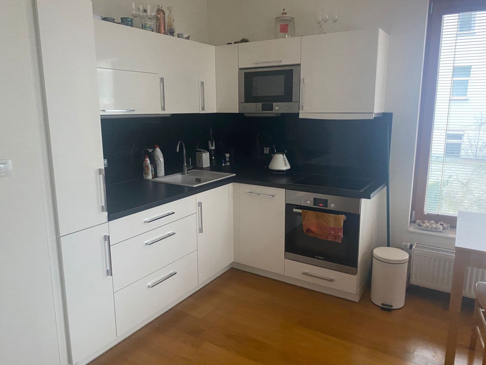 Prenájom bytu 2-izbový 57 m², Komunardů, Praha, Praha Prenájom bytu 2-izbový 57 m², Komunardů, Praha, Praha
