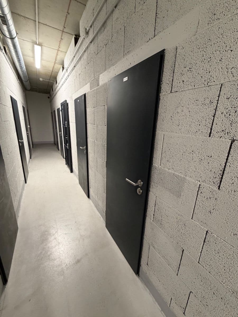 Prenájom bytu 3-izbový 69 m², Zvěřinova, Praha, Praha Prenájom bytu 3-izbový 69 m², Zvěřinova, Praha, Praha