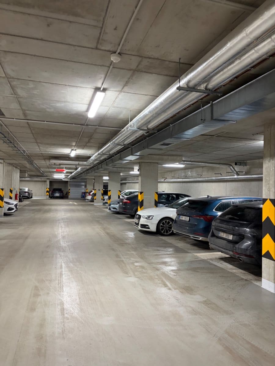 Prenájom bytu 3-izbový 69 m², Zvěřinova, Praha, Praha Prenájom bytu 3-izbový 69 m², Zvěřinova, Praha, Praha