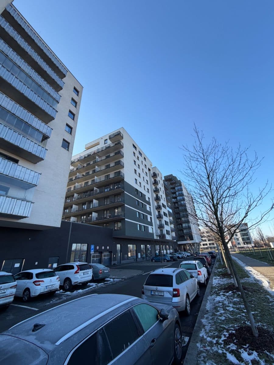 Prenájom bytu 3-izbový 69 m², Zvěřinova, Praha, Praha Prenájom bytu 3-izbový 69 m², Zvěřinova, Praha, Praha