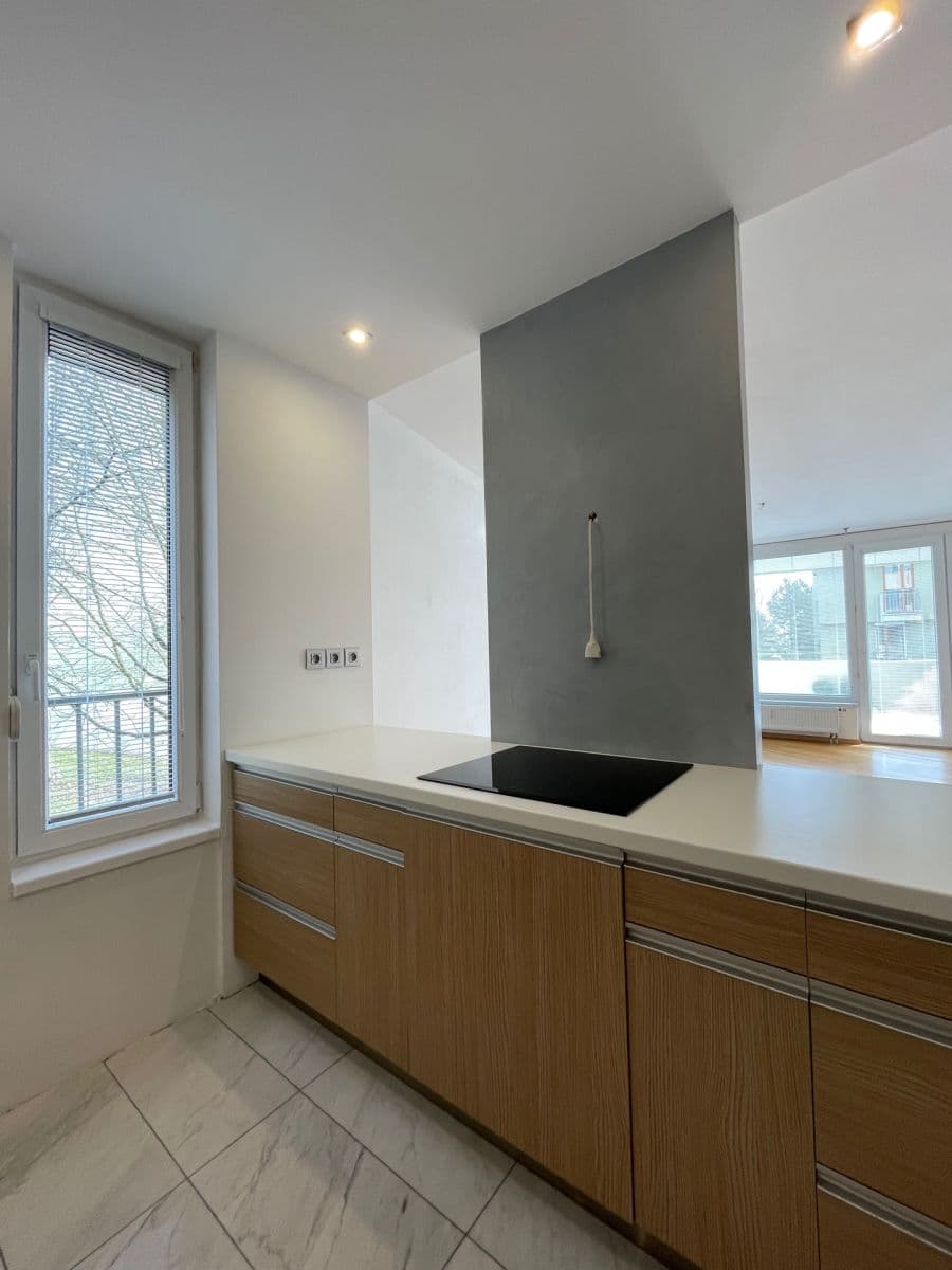 Predaj bytu 3-izbový 108 m², K Haltýři, Praha, Praha Predaj bytu 3-izbový 108 m², K Haltýři, Praha, Praha