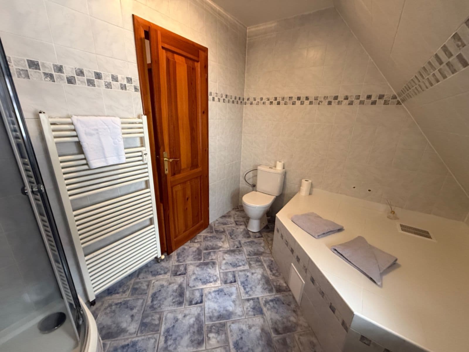 Prenájom bytu 4-izbový 97 m², Soukenická, Český Krumlov, Jihočeský kraj Prenájom bytu 4-izbový 97 m², Soukenická, Český Krumlov, Jihočeský kraj