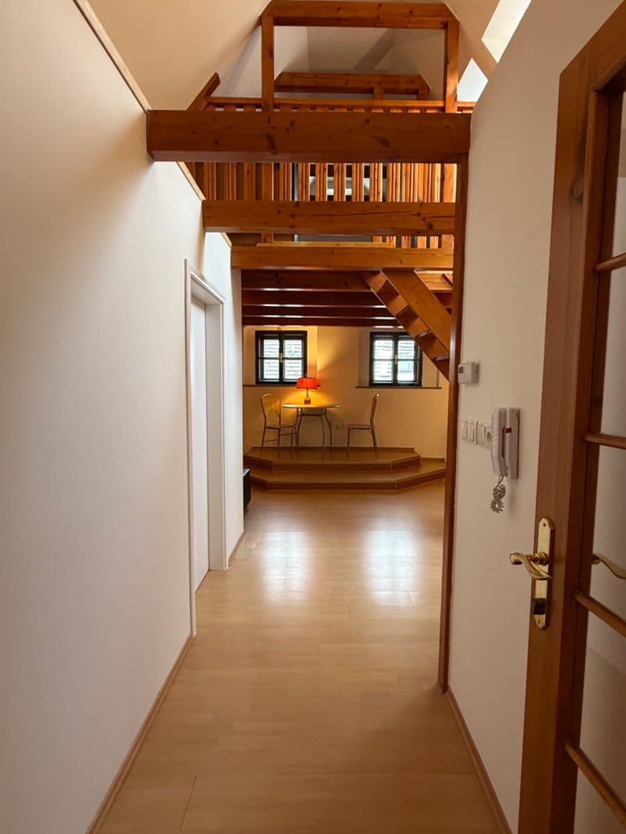 Prenájom bytu 4-izbový 97 m², Soukenická, Český Krumlov, Jihočeský kraj Prenájom bytu 4-izbový 97 m², Soukenická, Český Krumlov, Jihočeský kraj