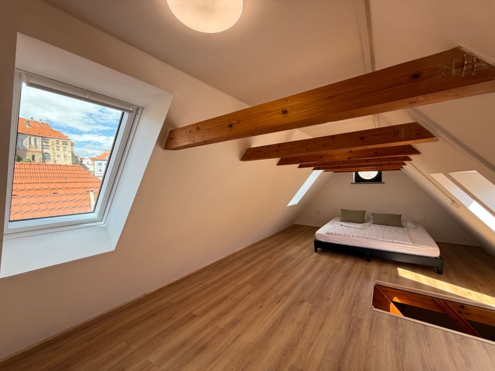 Prenájom bytu 4-izbový 97 m², Soukenická, Český Krumlov, Jihočeský kraj Prenájom bytu 4-izbový 97 m², Soukenická, Český Krumlov, Jihočeský kraj
