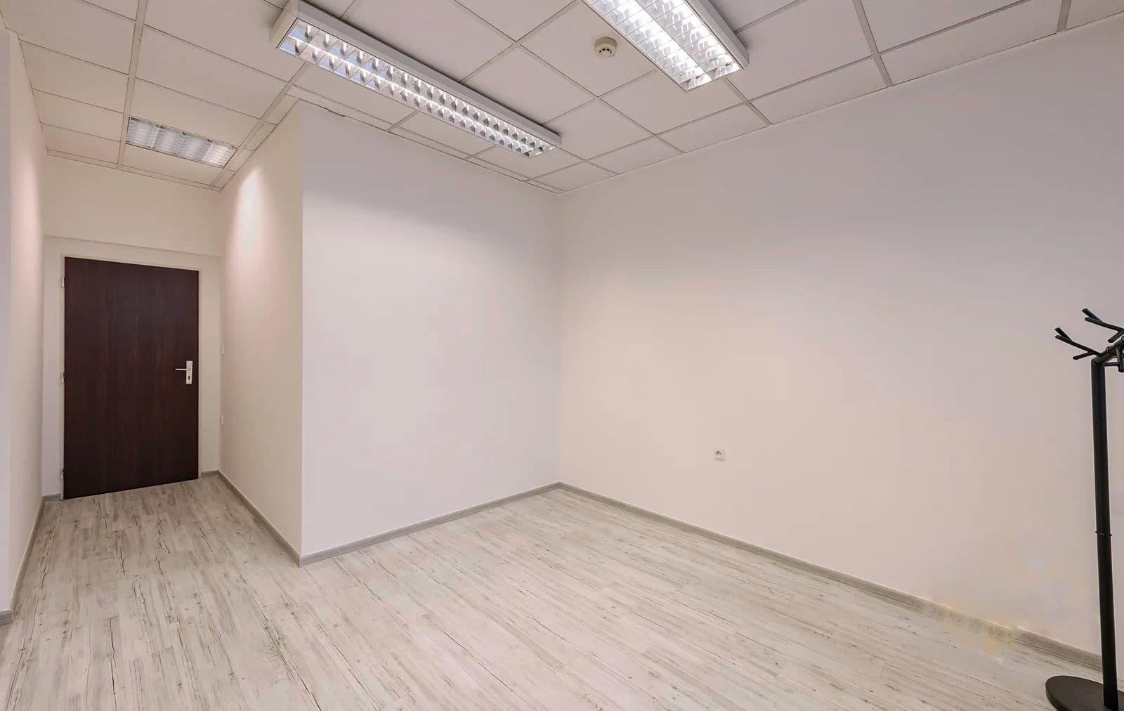 Prenájom kancelárie 18 m², Bělehradská, Praha, Praha Prenájom kancelárie 18 m², Bělehradská, Praha, Praha