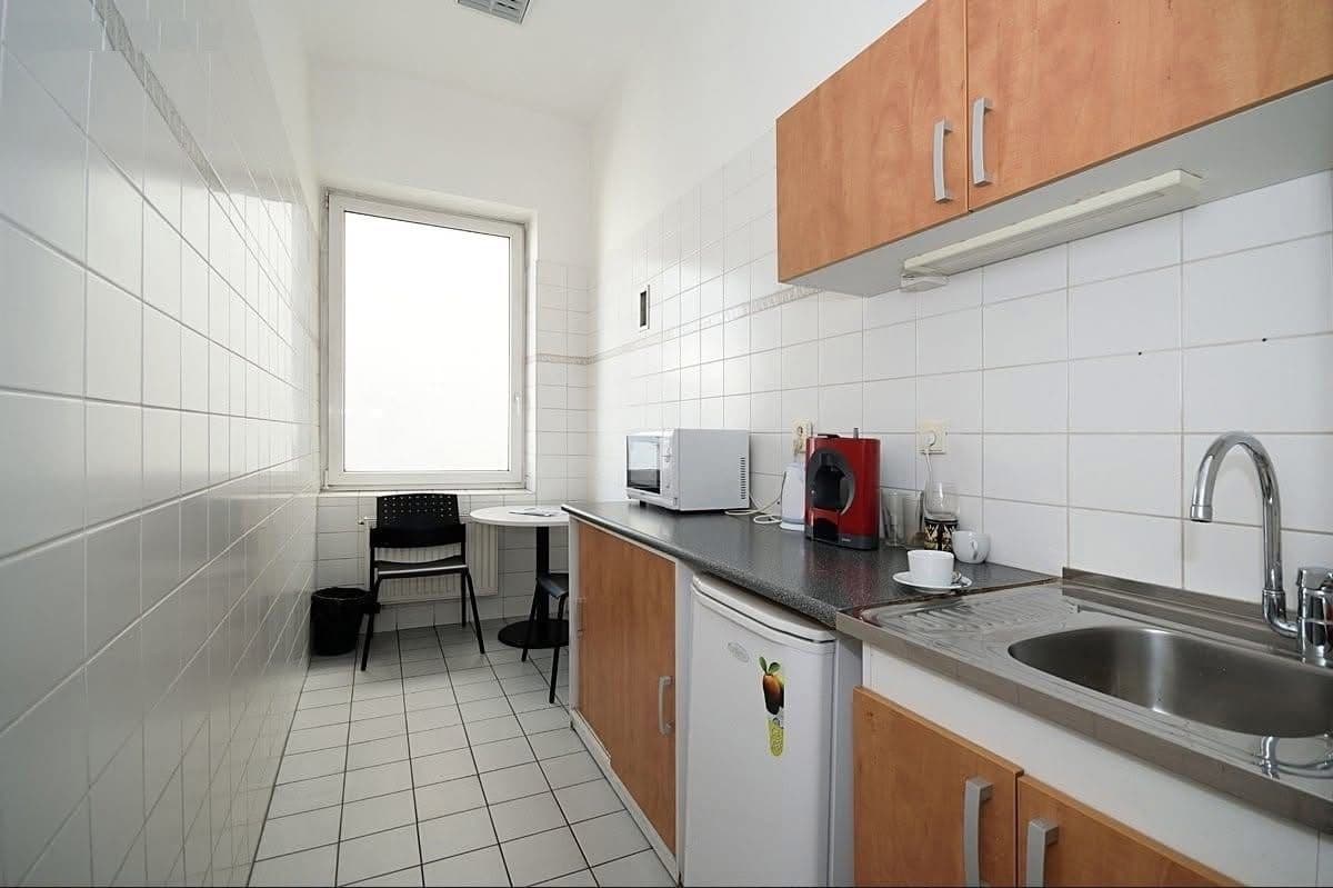 Prenájom kancelárie 18 m², Bělehradská, Praha, Praha Prenájom kancelárie 18 m², Bělehradská, Praha, Praha