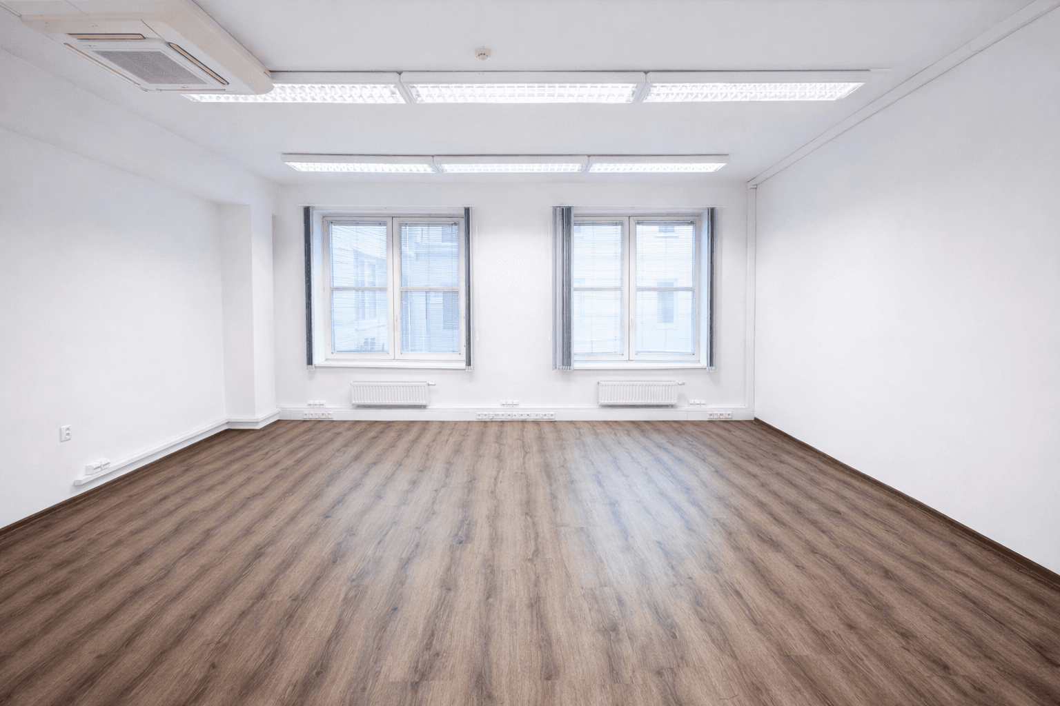 Prenájom kancelárie 18 m², Bělehradská, Praha, Praha Prenájom kancelárie 18 m², Bělehradská, Praha, Praha