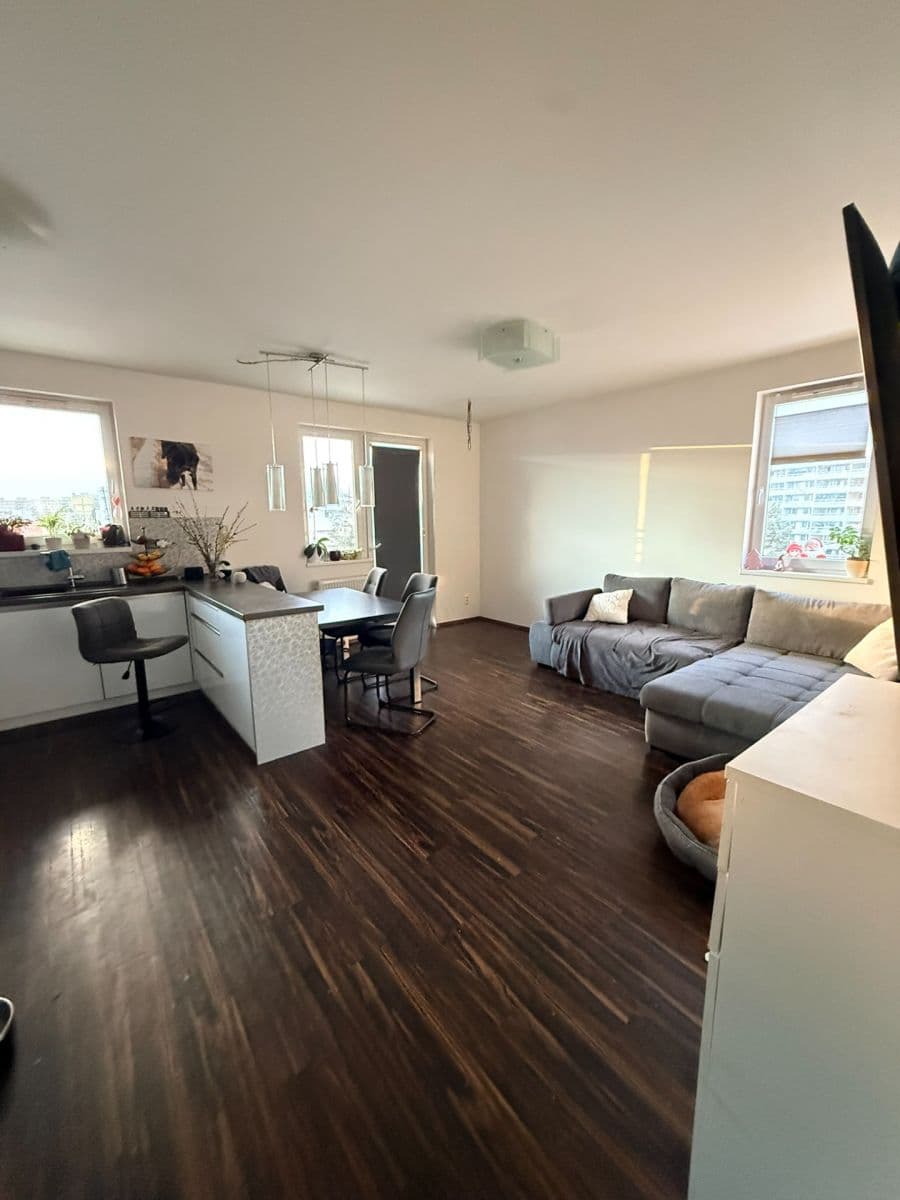 Prenájom bytu 3-izbový 67 m², Jurkovičova, Praha, Praha Prenájom bytu 3-izbový 67 m², Jurkovičova, Praha, Praha