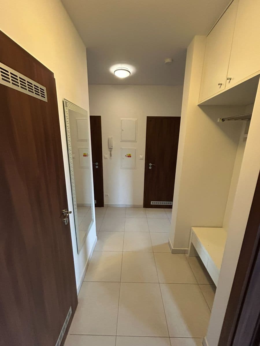 Prenájom bytu 3-izbový 67 m², Jurkovičova, Praha, Praha Prenájom bytu 3-izbový 67 m², Jurkovičova, Praha, Praha