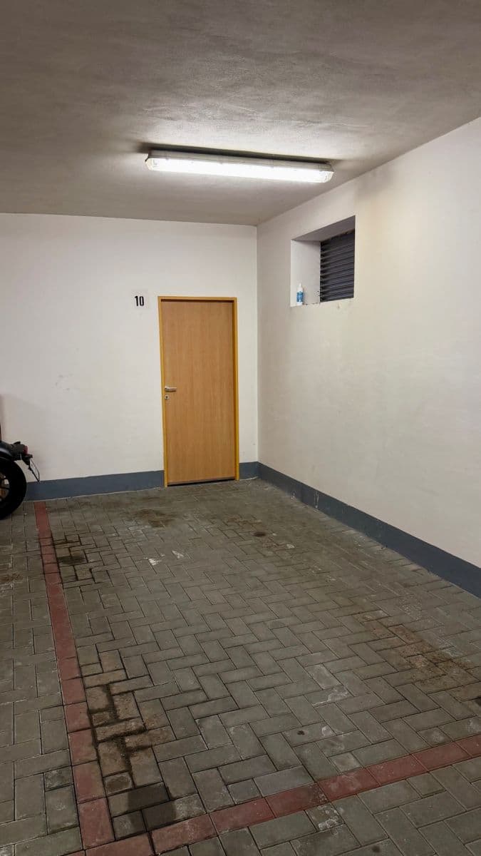 Predaj bytu 3-izbový 75 m², Peškova, Olomouc, Olomoucký kraj Predaj bytu 3-izbový 75 m², Peškova, Olomouc, Olomoucký kraj