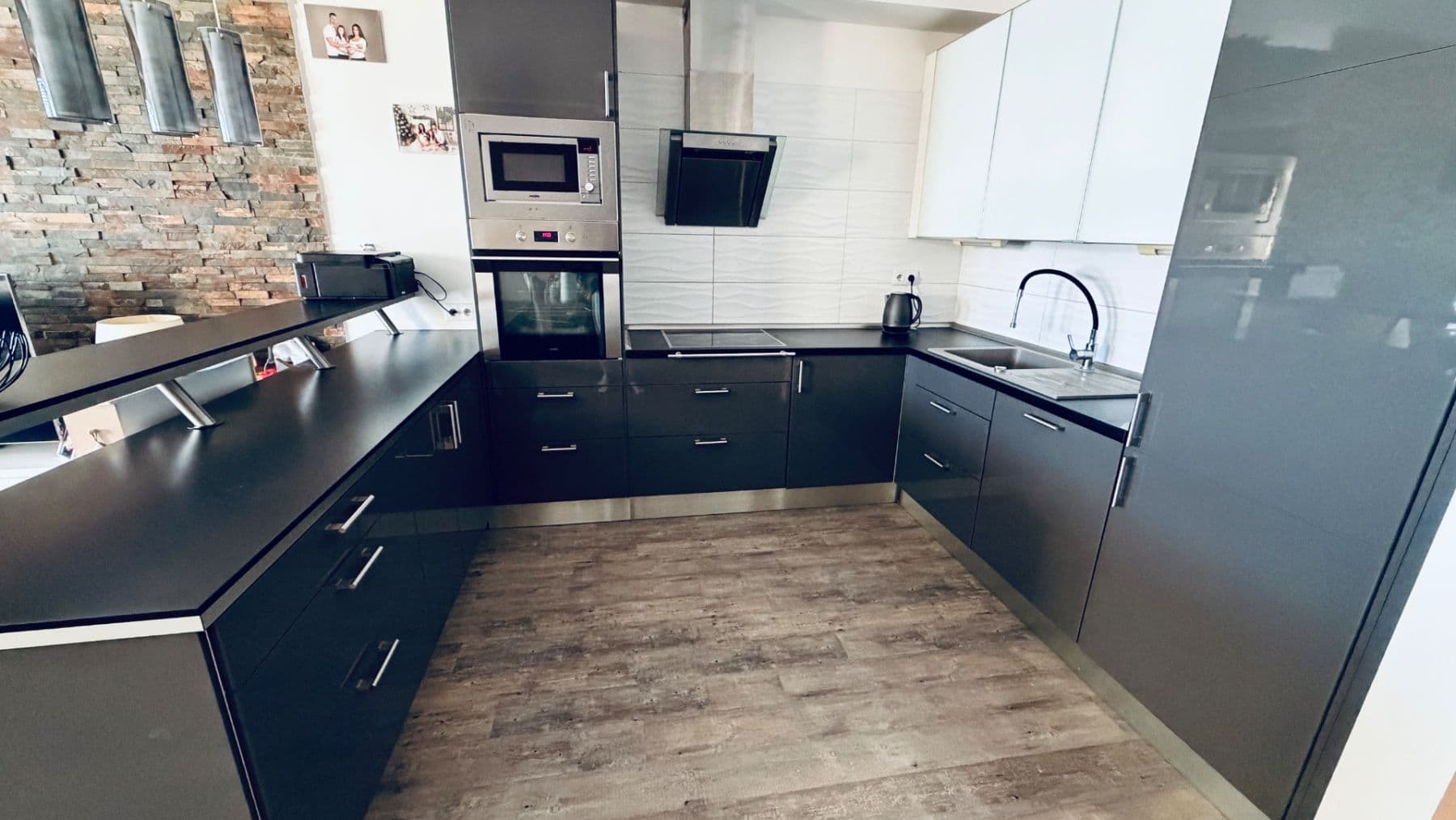 Predaj bytu 3-izbový 75 m², Peškova, Olomouc, Olomoucký kraj Predaj bytu 3-izbový 75 m², Peškova, Olomouc, Olomoucký kraj