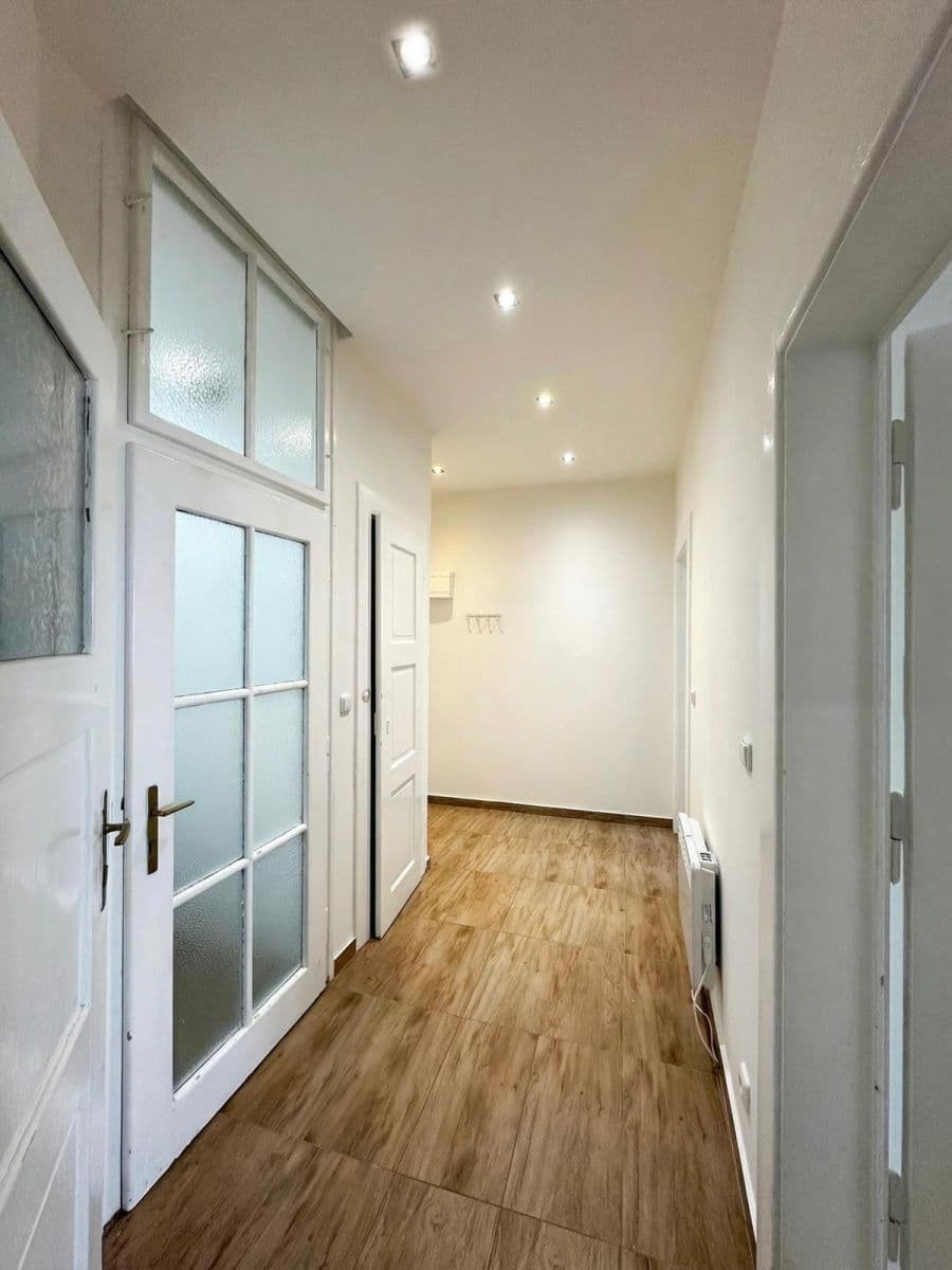 Prenájom bytu 2-izbový 60 m², Křišťanova, Praha, Praha Prenájom bytu 2-izbový 60 m², Křišťanova, Praha, Praha