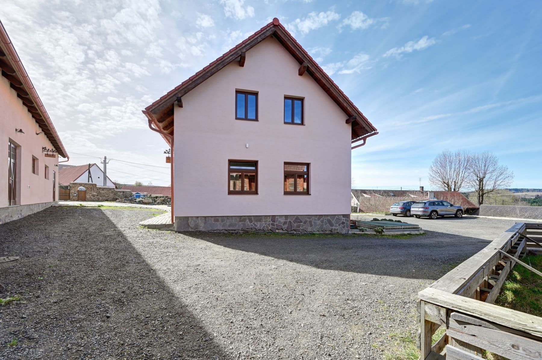 Predaj domu 623 m², pozemek 2.938 m², Loket, Středočeský kraj Predaj domu 623 m², pozemek 2.938 m², Loket, Středočeský kraj