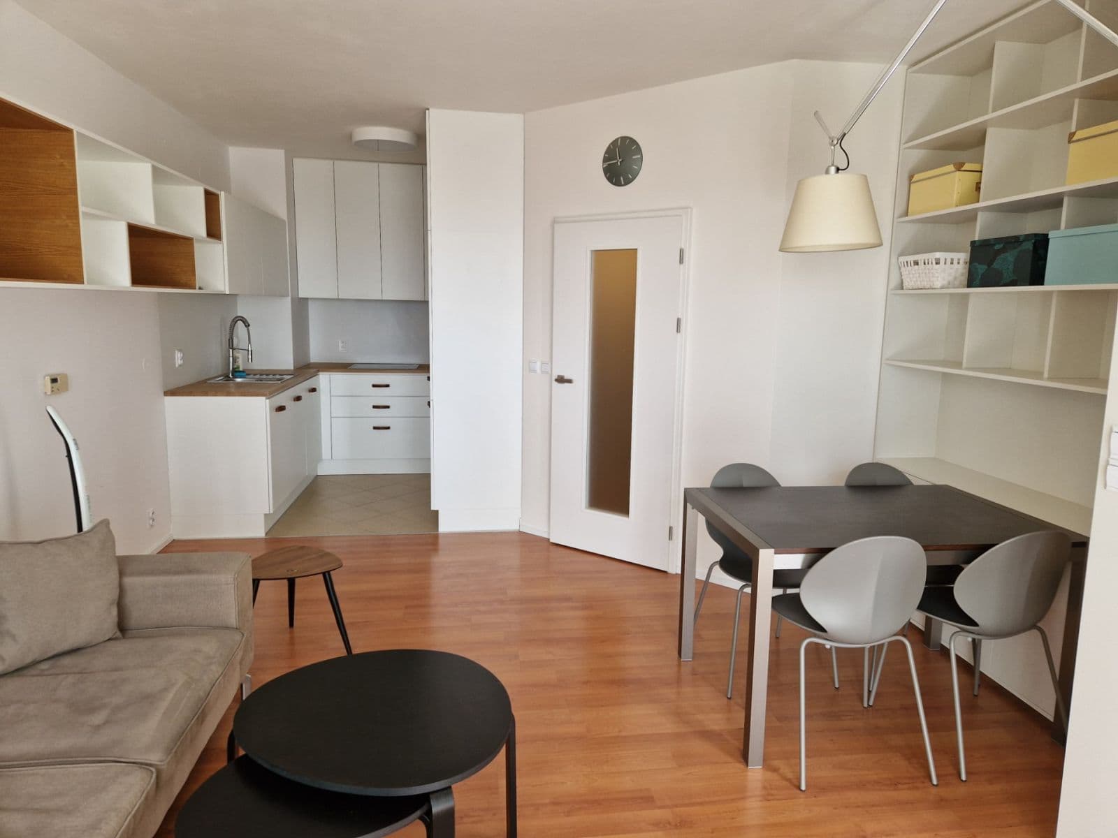 Prenájom bytu 2-izbový 49 m², Pelušková, Praha, Praha Prenájom bytu 2-izbový 49 m², Pelušková, Praha, Praha