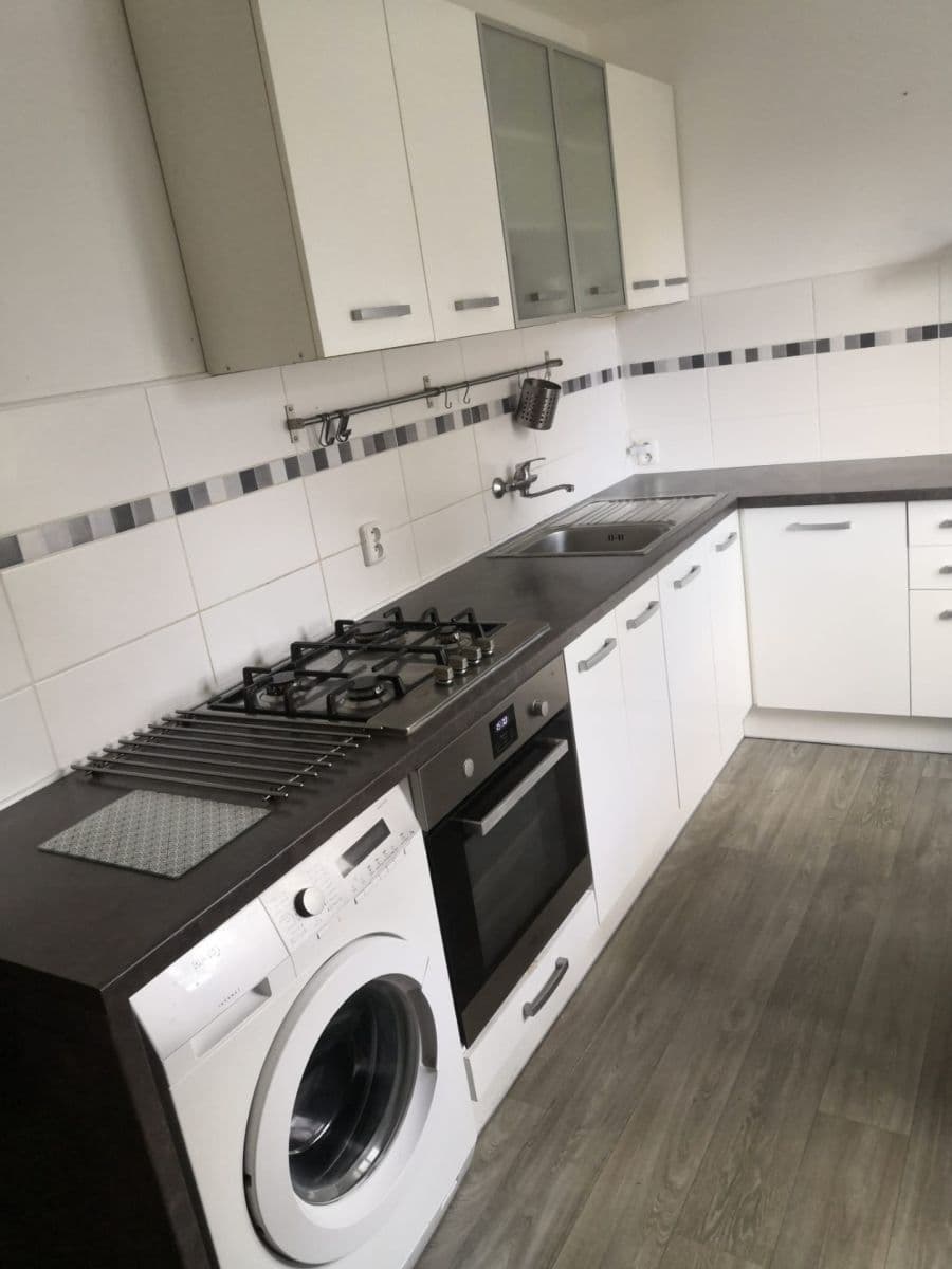 Prenájom bytu 2-izbový 52 m², Vrchlického, Jihlava, Kraj Vysočina Prenájom bytu 2-izbový 52 m², Vrchlického, Jihlava, Kraj Vysočina