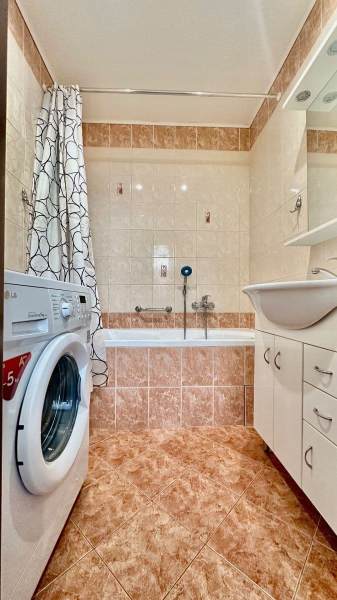 Predaj bytu 2-izbový 70 m², Lidická třída, České Budějovice, Jihočeský kraj Predaj bytu 2-izbový 70 m², Lidická třída, České Budějovice, Jihočeský kraj