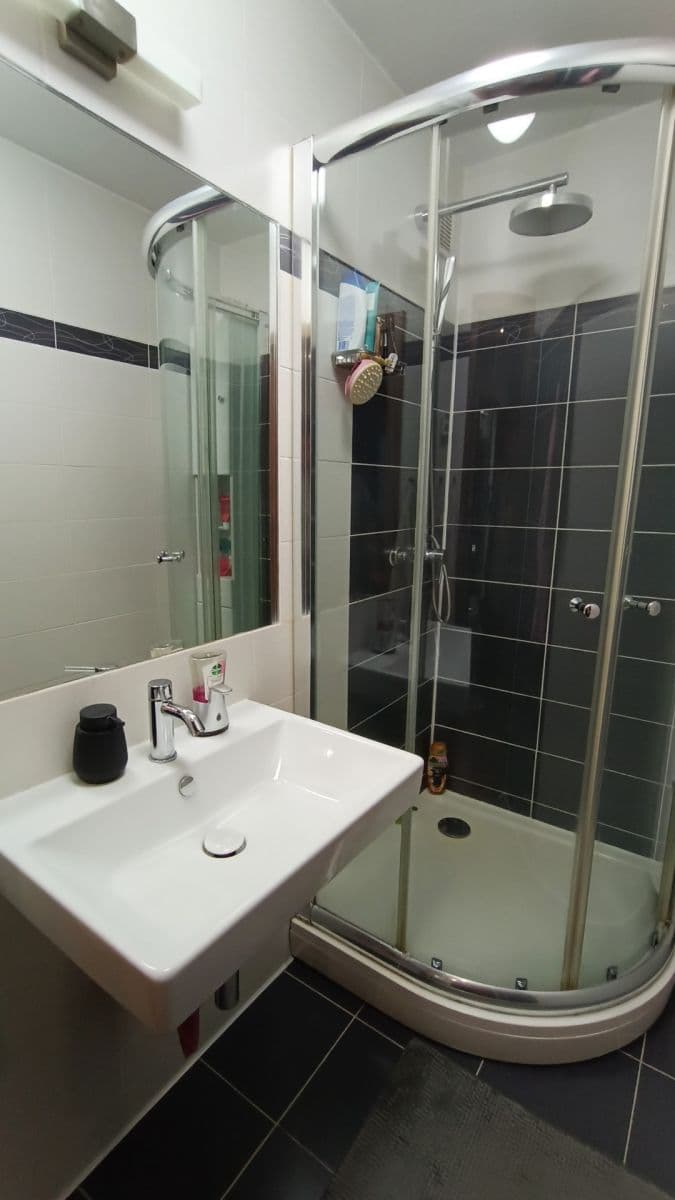 Prenájom bytu 2-izbový 46 m², Dědinova, Praha, Praha Prenájom bytu 2-izbový 46 m², Dědinova, Praha, Praha