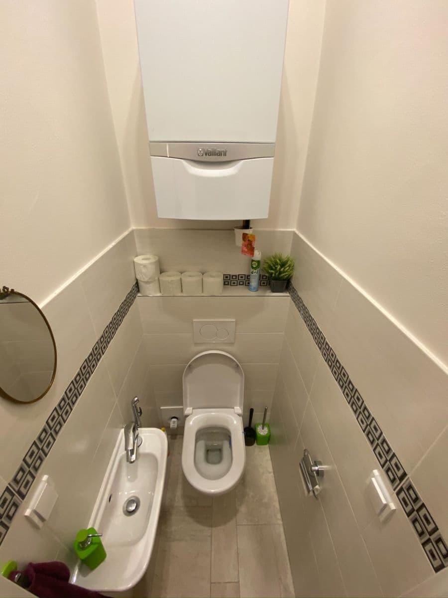 Predaj bytu 2-izbový 56 m², Všehrdova, Praha, Praha Predaj bytu 2-izbový 56 m², Všehrdova, Praha, Praha