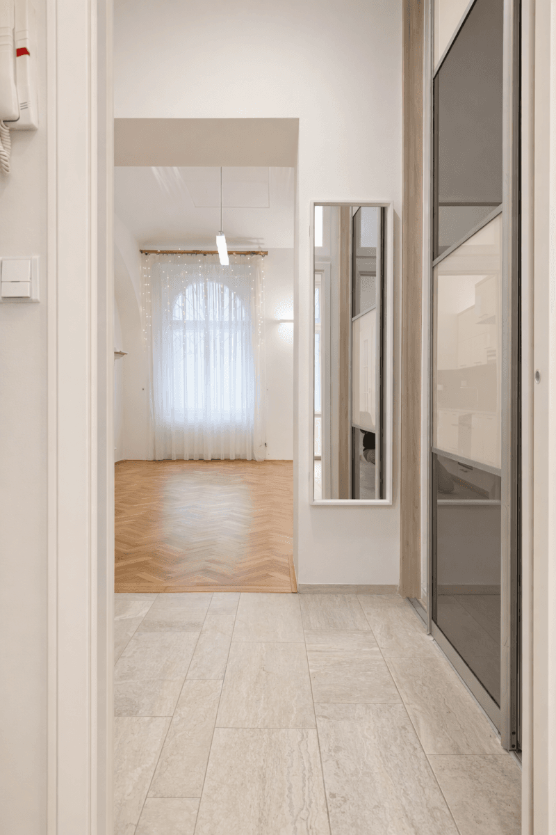 Predaj bytu 2-izbový 56 m², Všehrdova, Praha, Praha Predaj bytu 2-izbový 56 m², Všehrdova, Praha, Praha
