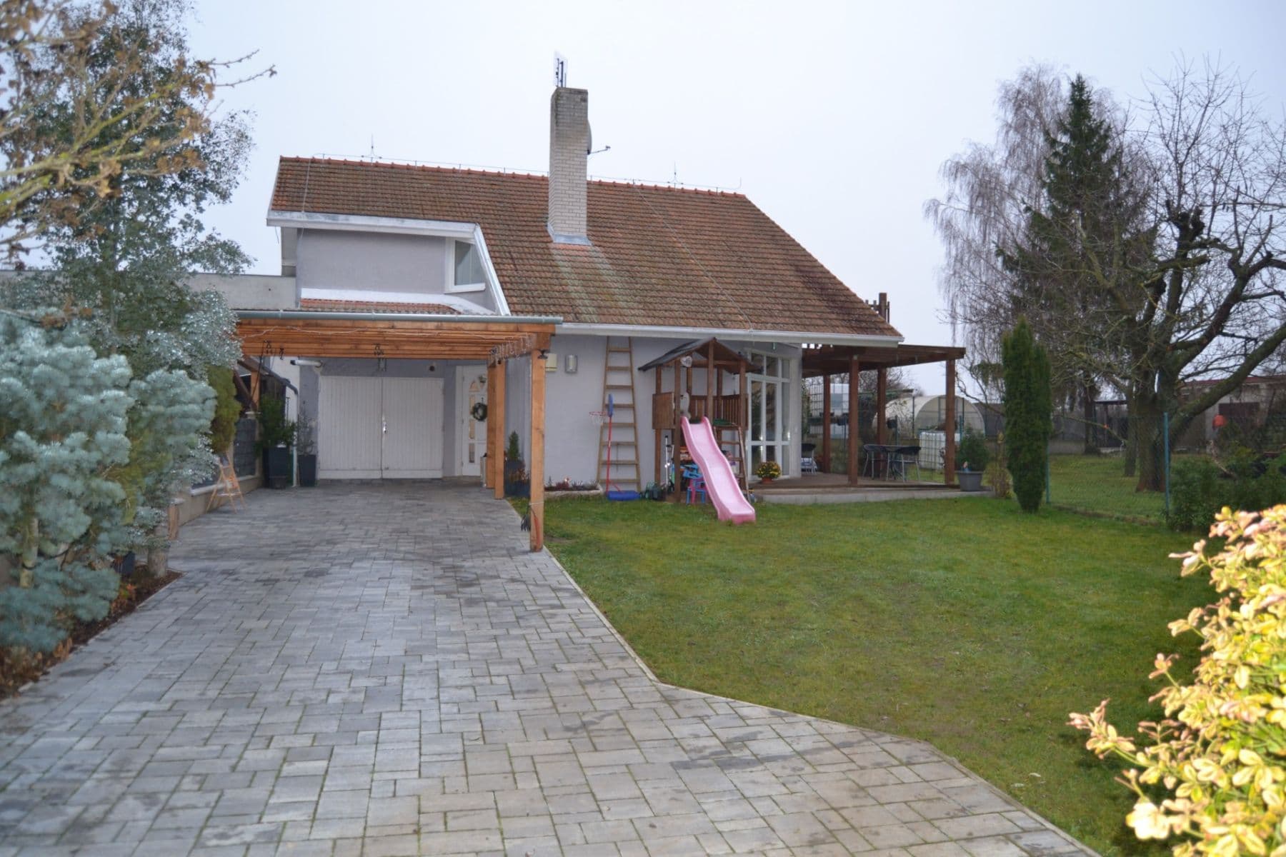 Predaj domu 118 m², pozemek 409 m², Za Ovčínem, Praha, Praha Predaj domu 118 m², pozemek 409 m², Za Ovčínem, Praha, Praha