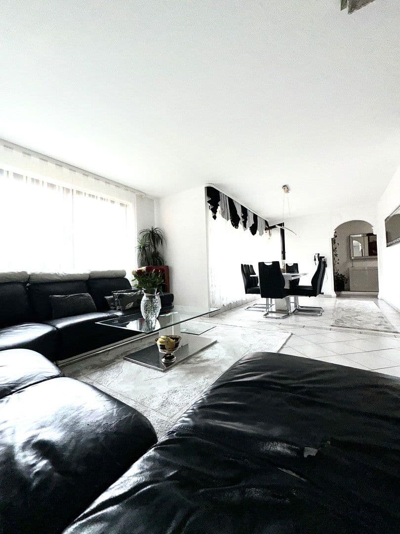 Predaj bytu 4-izbový 110 m², Wiesbaden, Hesensko Predaj bytu 4-izbový 110 m², Wiesbaden, Hesensko