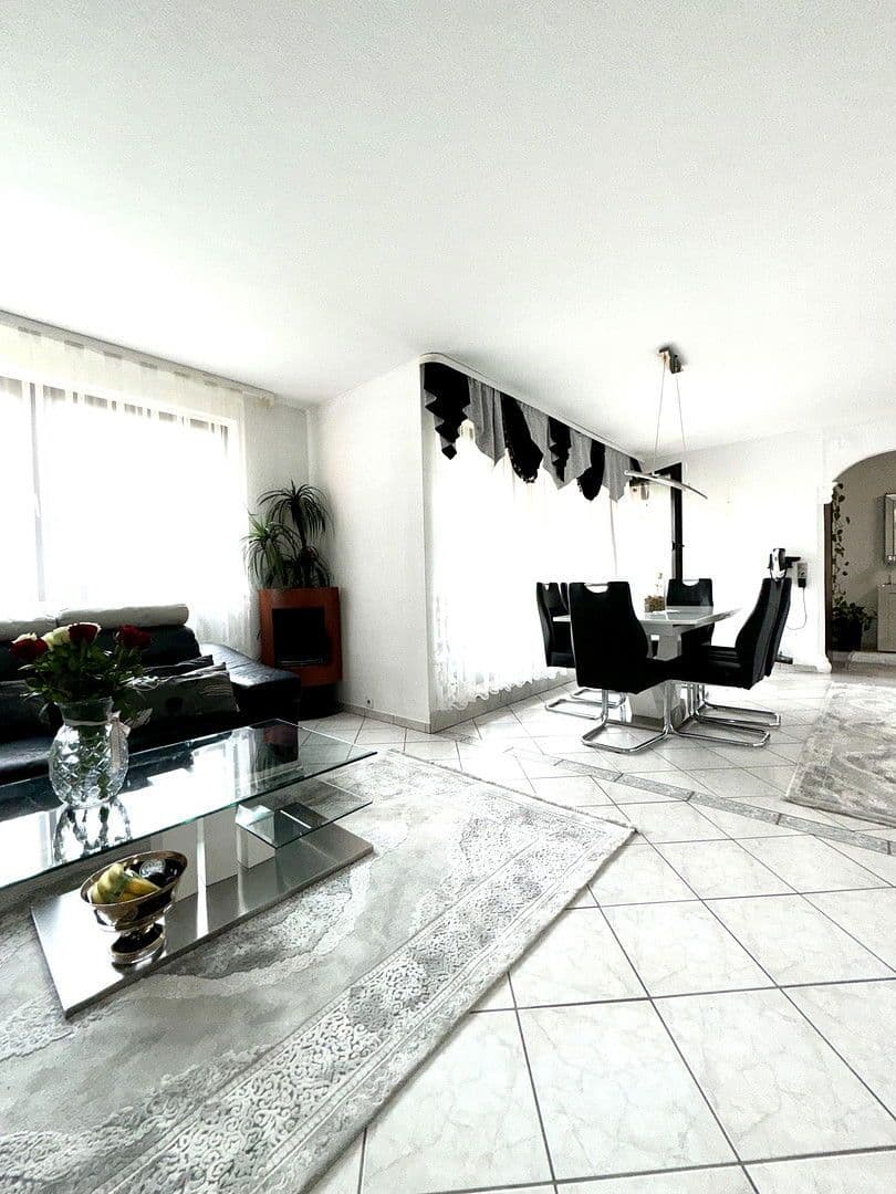 Predaj bytu 4-izbový 110 m², Wiesbaden, Hesensko Predaj bytu 4-izbový 110 m², Wiesbaden, Hesensko