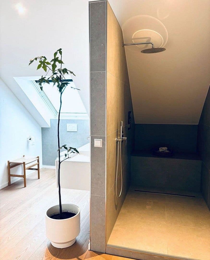 Predaj domu 155 m², pozemek 352 m², Rottenburg am Neckar, Bádensko-Wurttembersko Predaj domu 155 m², pozemek 352 m², Rottenburg am Neckar, Bádensko-Wurttembersko