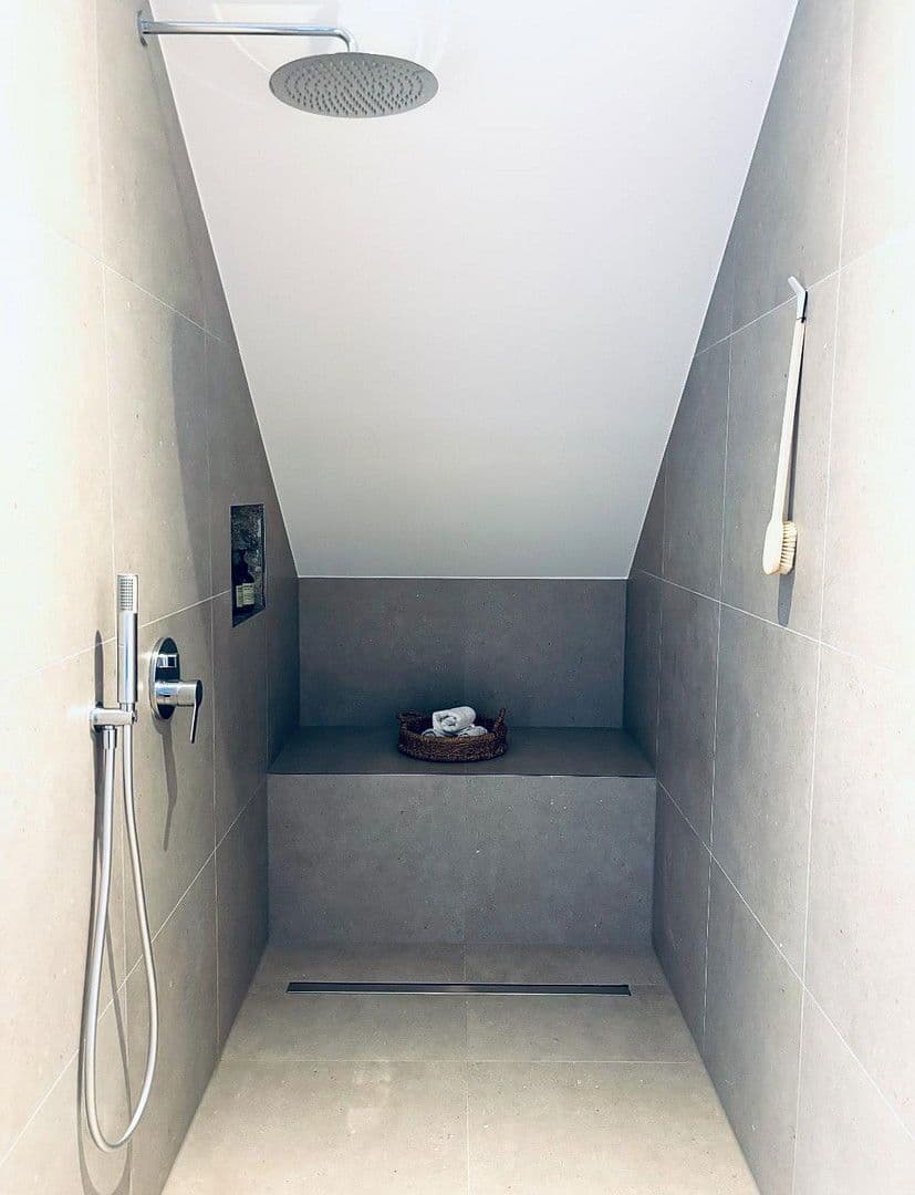 Predaj domu 155 m², pozemek 352 m², Rottenburg am Neckar, Bádensko-Wurttembersko Predaj domu 155 m², pozemek 352 m², Rottenburg am Neckar, Bádensko-Wurttembersko