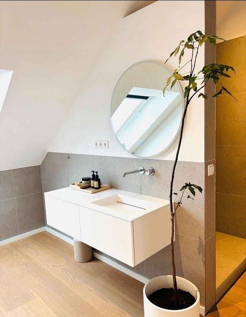 Predaj domu 155 m², pozemek 352 m², Rottenburg am Neckar, Bádensko-Wurttembersko Predaj domu 155 m², pozemek 352 m², Rottenburg am Neckar, Bádensko-Wurttembersko