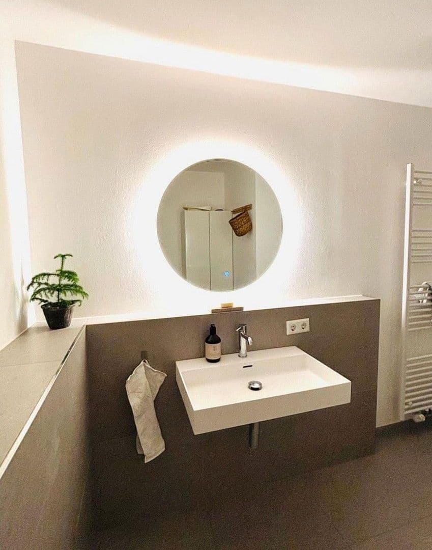 Predaj domu 155 m², pozemek 352 m², Rottenburg am Neckar, Bádensko-Wurttembersko Predaj domu 155 m², pozemek 352 m², Rottenburg am Neckar, Bádensko-Wurttembersko