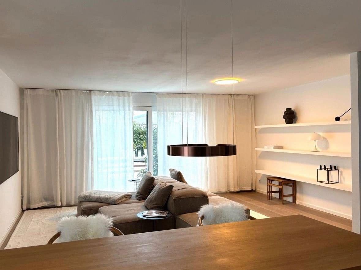 Predaj domu 155 m², pozemek 352 m², Rottenburg am Neckar, Bádensko-Wurttembersko Predaj domu 155 m², pozemek 352 m², Rottenburg am Neckar, Bádensko-Wurttembersko