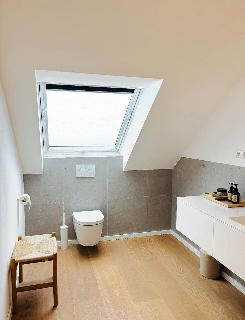 Predaj domu 155 m², pozemek 352 m², Rottenburg am Neckar, Bádensko-Wurttembersko Predaj domu 155 m², pozemek 352 m², Rottenburg am Neckar, Bádensko-Wurttembersko