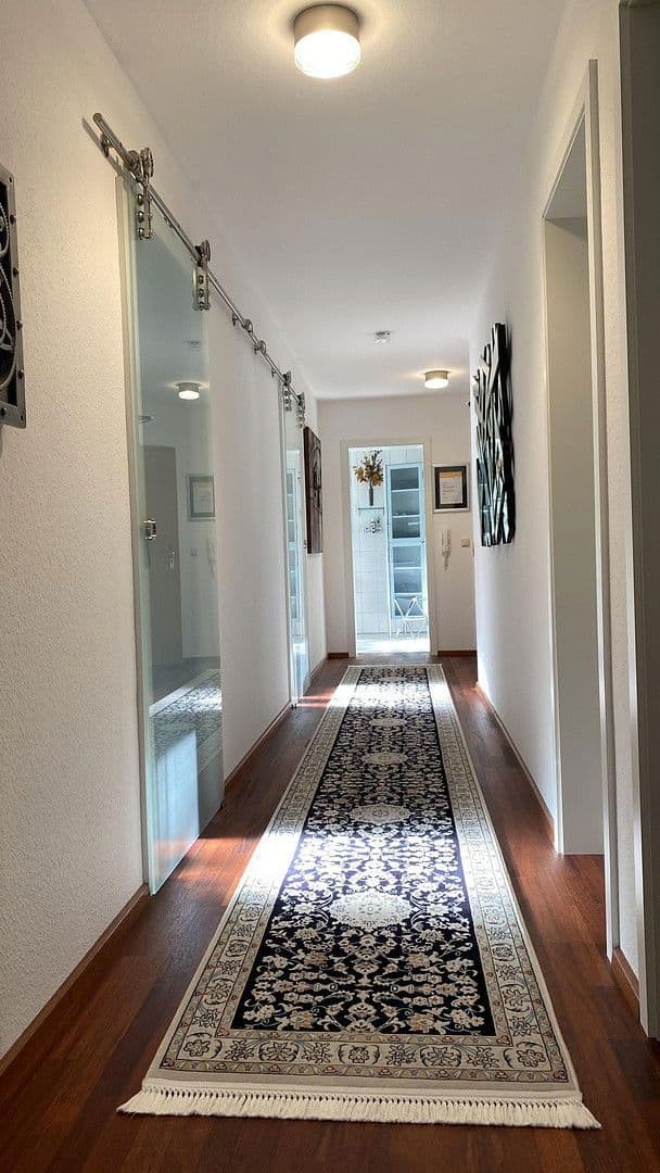 Prenájom bytu 3-izbový 94 m², Marburg, Hesensko Prenájom bytu 3-izbový 94 m², Marburg, Hesensko